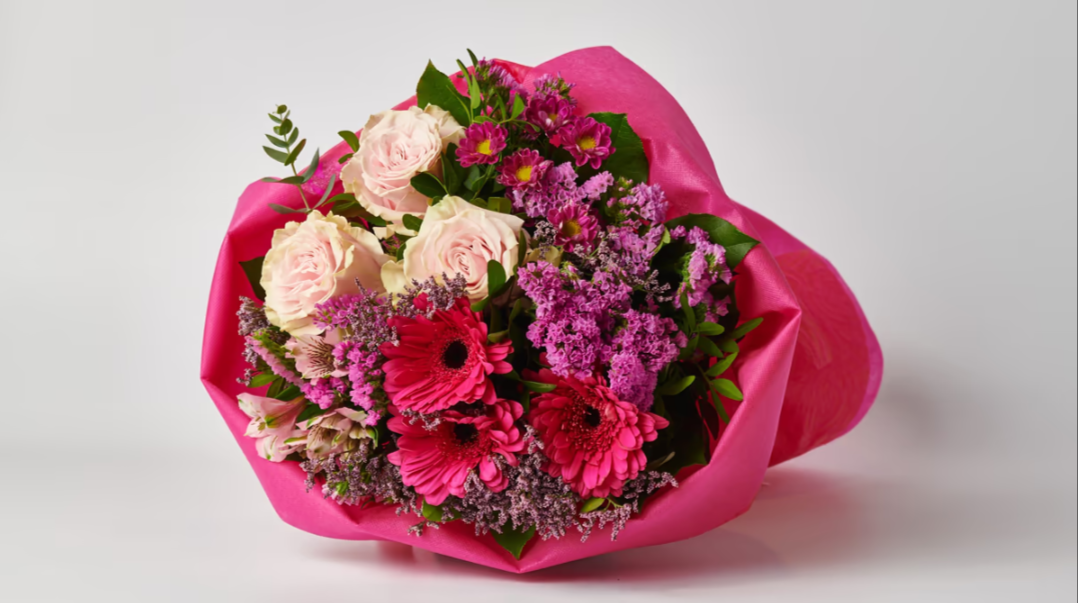 Μπουκέτο με Φρέσκα Λουλούδια Εποχής σε μωβ-ροζ αποχρώσεις MΠΟΥΚΕΤΑ Antheon