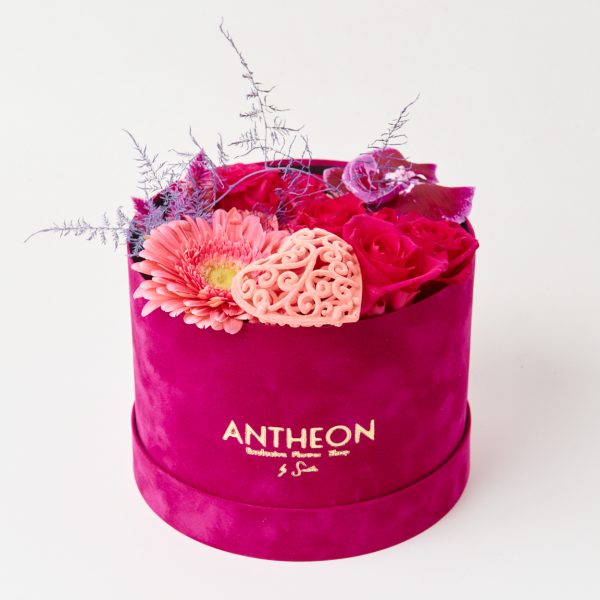 Luxury box fuchsia 20cm with fresh flowers FLOWER ARRANGEMENTS Antheon