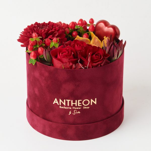 Luxury Bordeaux box 20cm with fresh flowers FLOWER ARRANGEMENTS Antheon