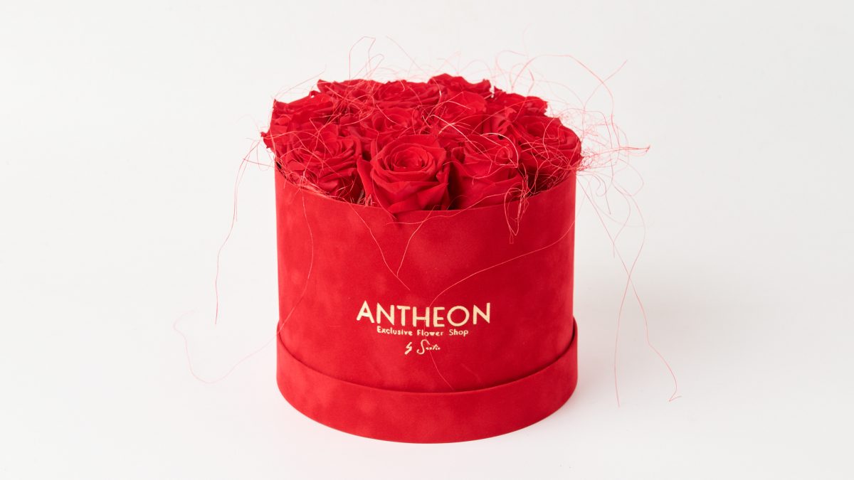 Κουτί πολυτελίας 20cm με φρέσκα κόκκινα τριαντάφυλλα (Αντιγραφή)